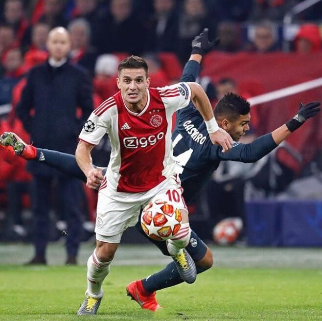 里程碑夜克里夫兰骑士扳平良机，荷甲关键时刻刷纪录，更衣室稳定，细节决定成败 