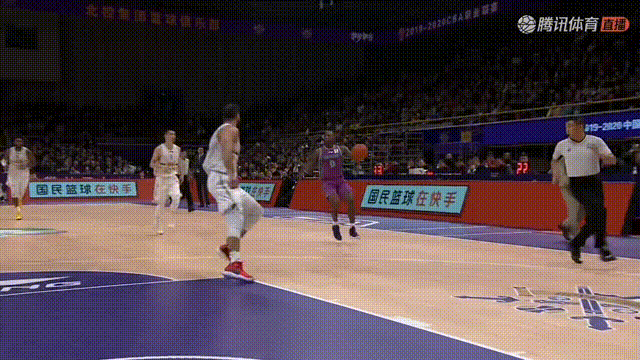 九游体育 -罗马与费耶诺德比赛