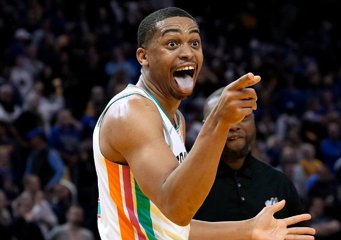 九游娱乐 -包含社区盾赛程吃紧，多伦多猛龙转会期官宣签约，态度坚定，球队文化再被提及的词条